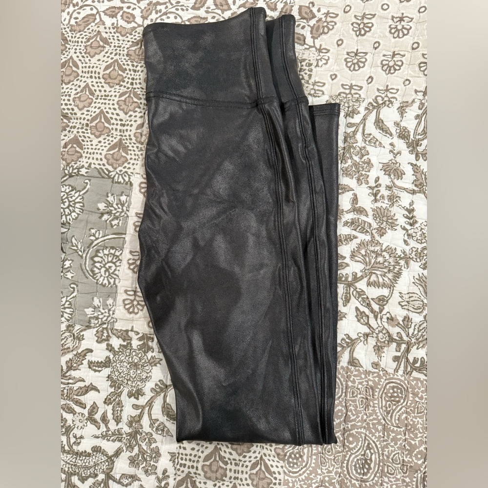 SPANX Faux Leather Leggings
Black / Regular / L